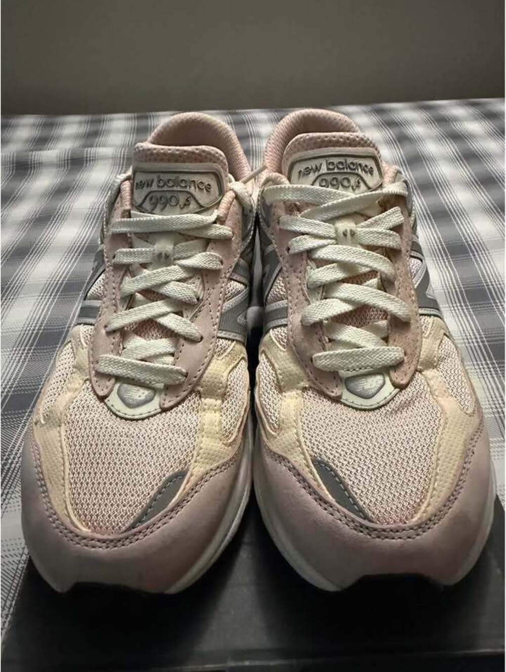 New Balance 990v6 Made in USA
Mens Size 7 Womens 8.5 Wide Used Like New
$100
